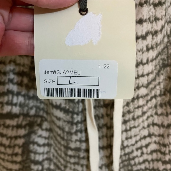 DRESS Forum Drawstring Animal Print Dual Pocket Lounge Shorts, Size L - Picture 6 of 8